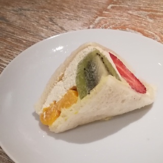 �~�j�t���[�c�T���h�����I�H